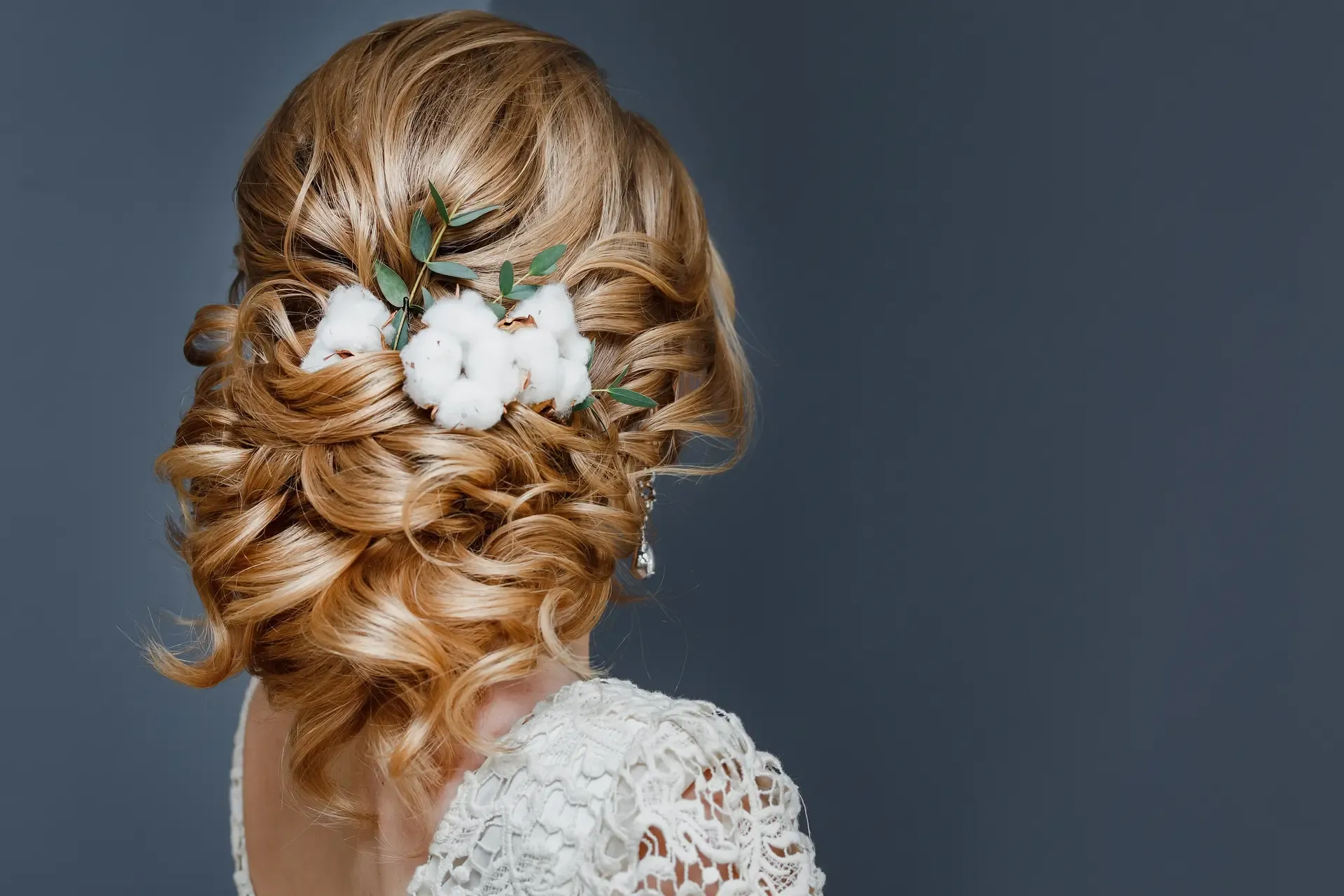 Brautfrisuren und Make-up
